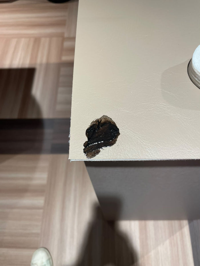 Cómo eliminar el tinte de cabello de tus sillas de peluquería