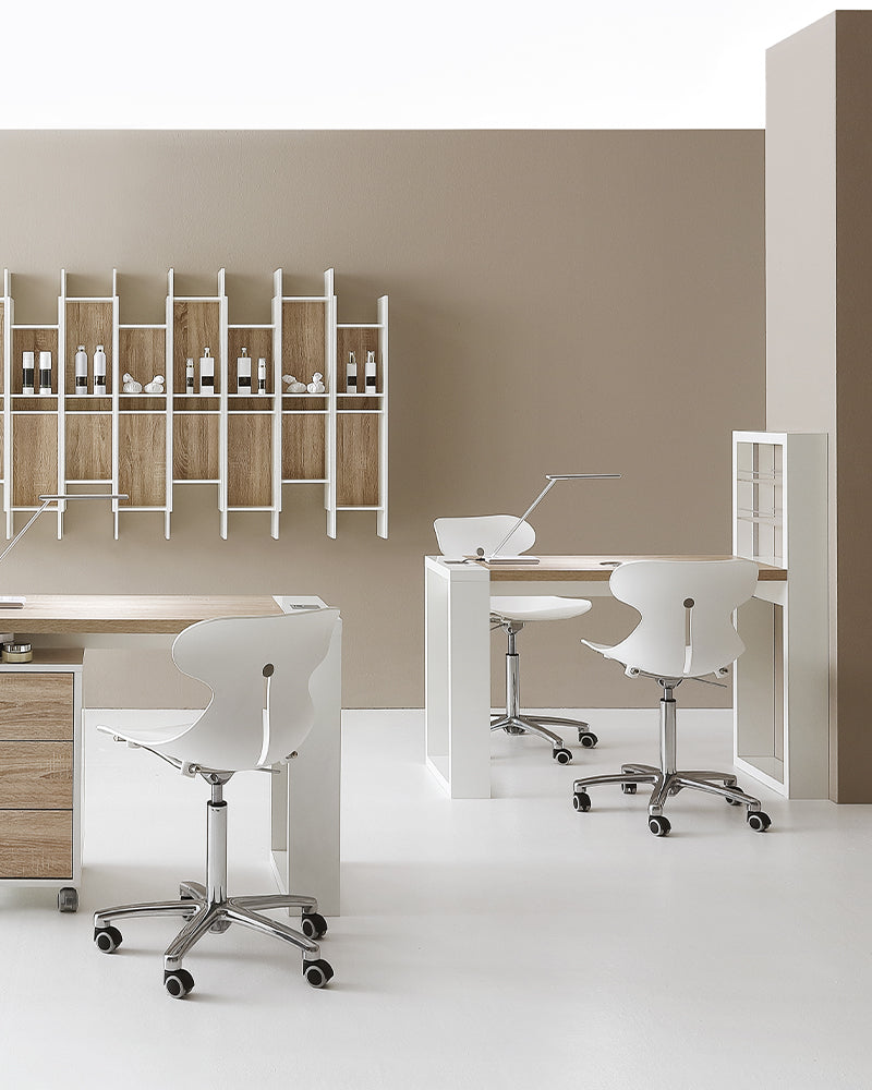 Brio - Silla de tratamiento blanca - Base estrella cromada