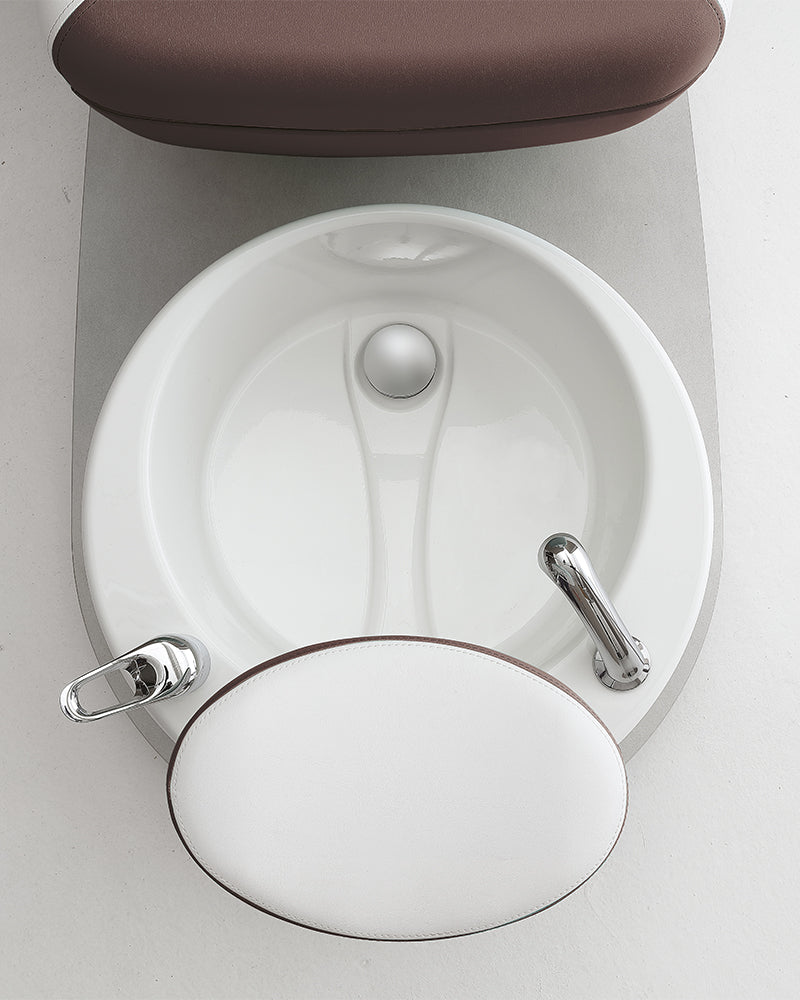 Edge - Silla de pedicura marrón y blanca - Baño de pies incorporado