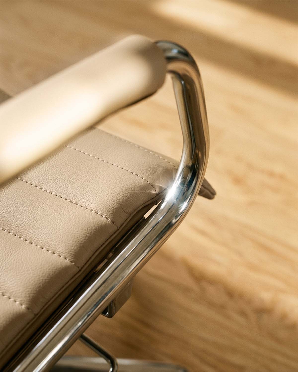 Greiner 59 - sillón de peluquería beige con base estrella cromada