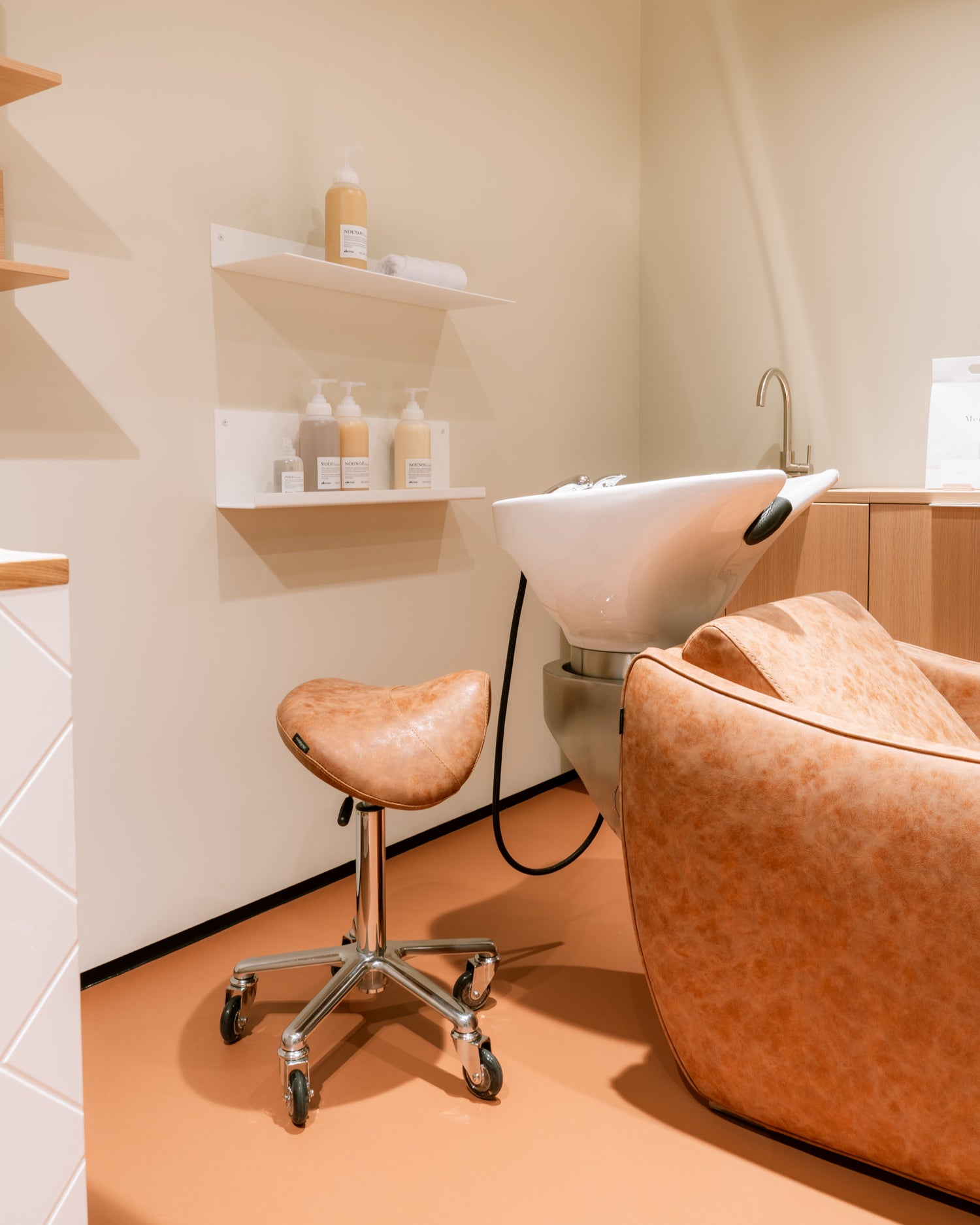 Shampoo White - Estante de aluminio de 76cm con pintura en polvo blanca