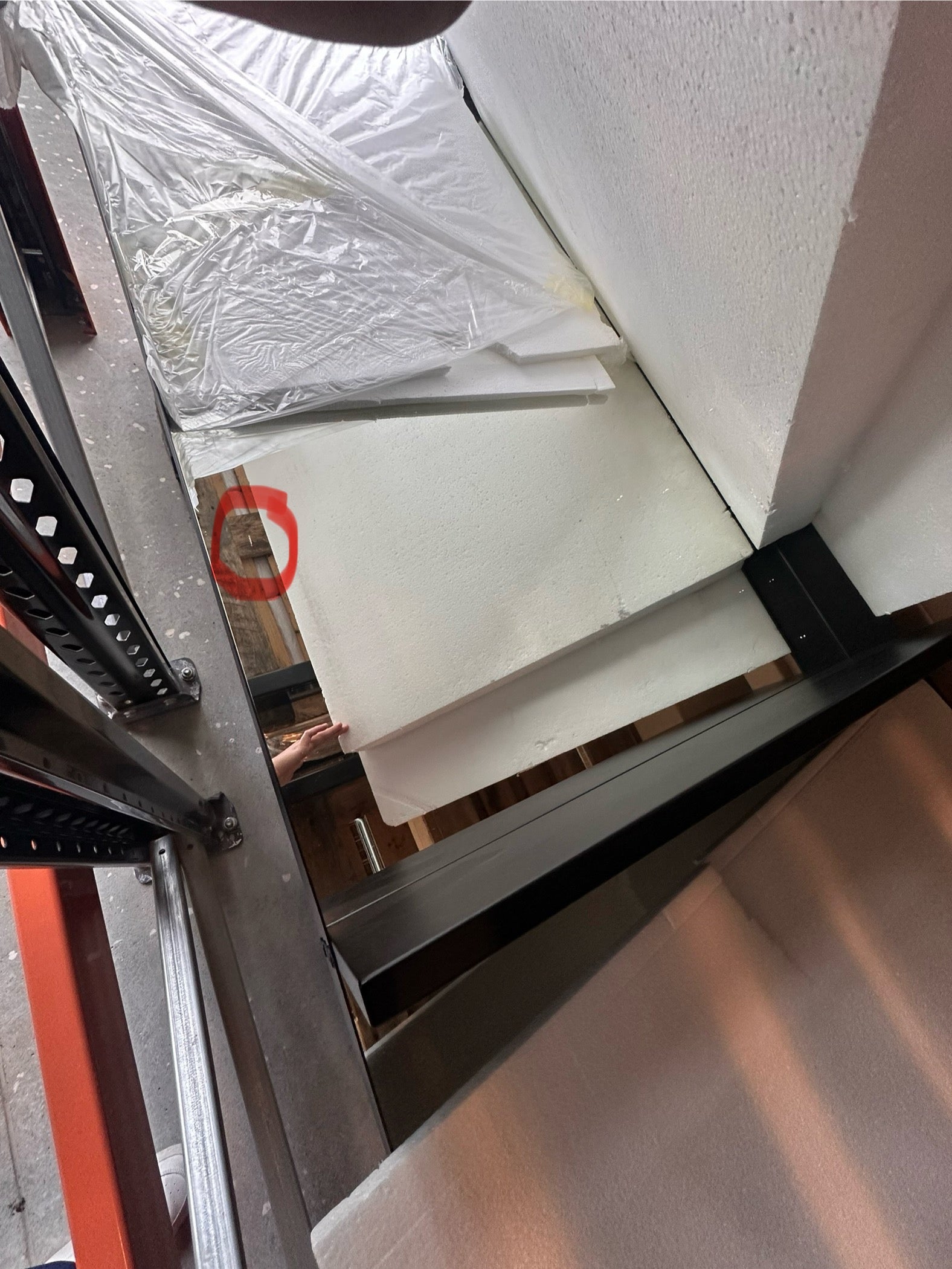 Tuscany - Square hairdresser mirror - Black frame DEMO 15mm scratch